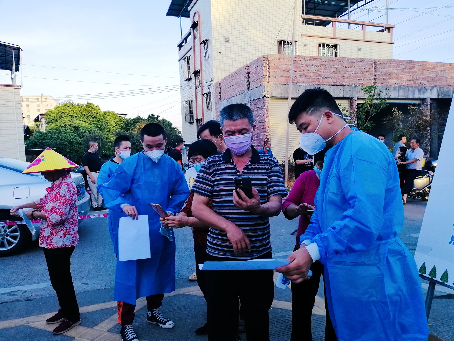 61-一五二隊(duì)黨委組織開展抗疫志愿服務(wù).jpg