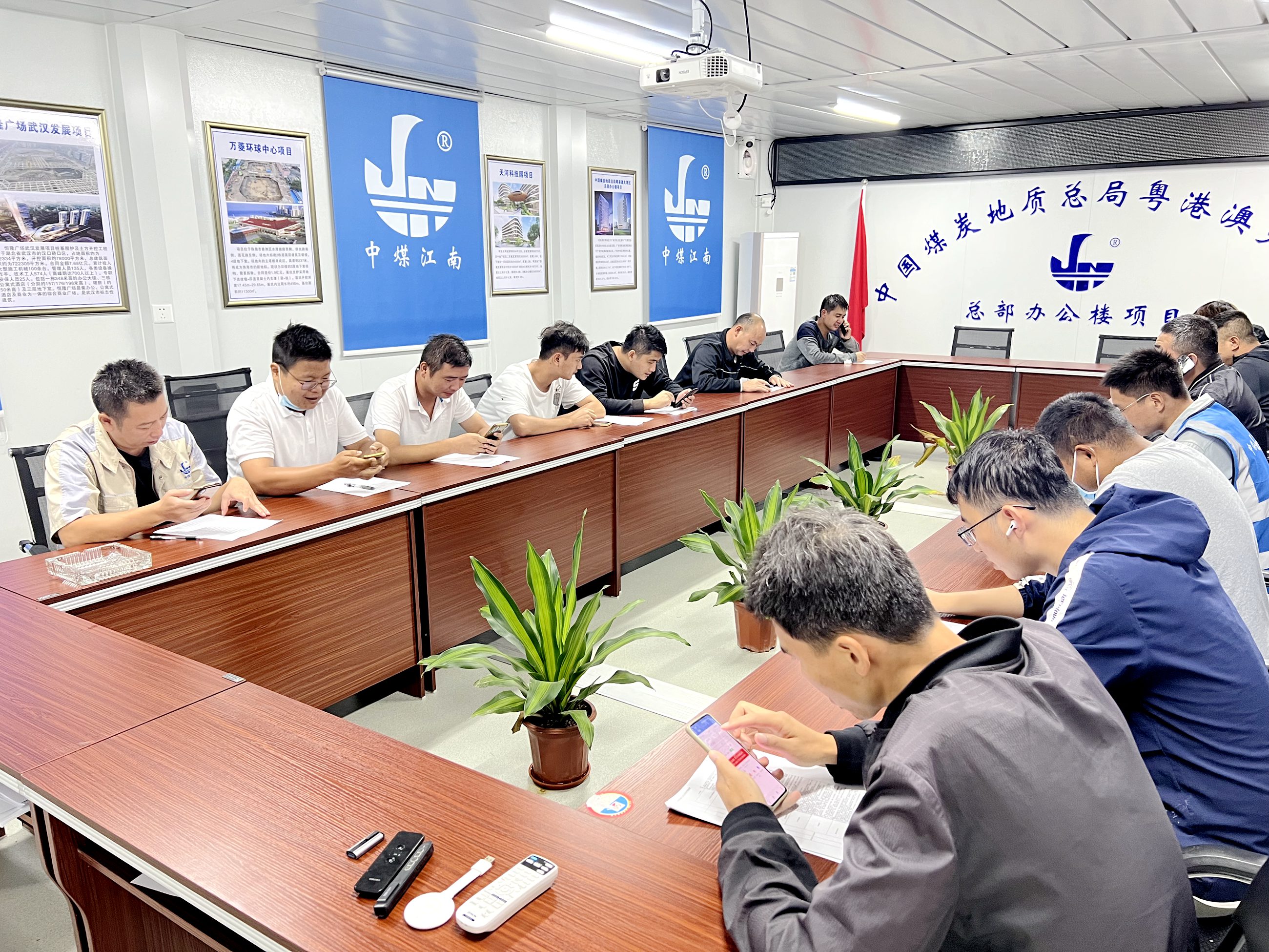 61-市政與工管公司協(xié)助社區(qū)流調(diào).jpg