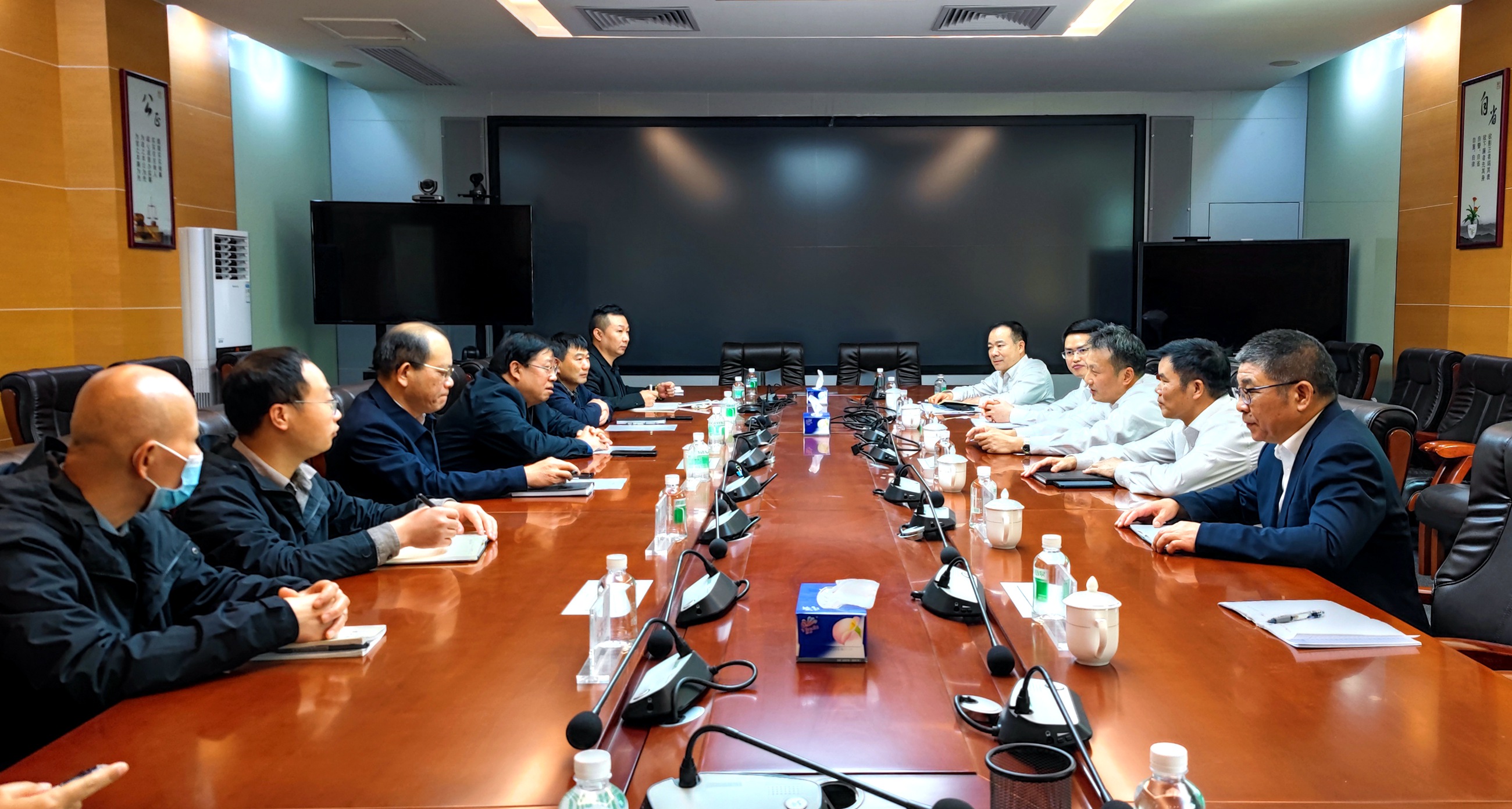武岳彪到廣州市地調(diào)院座談交流.jpg