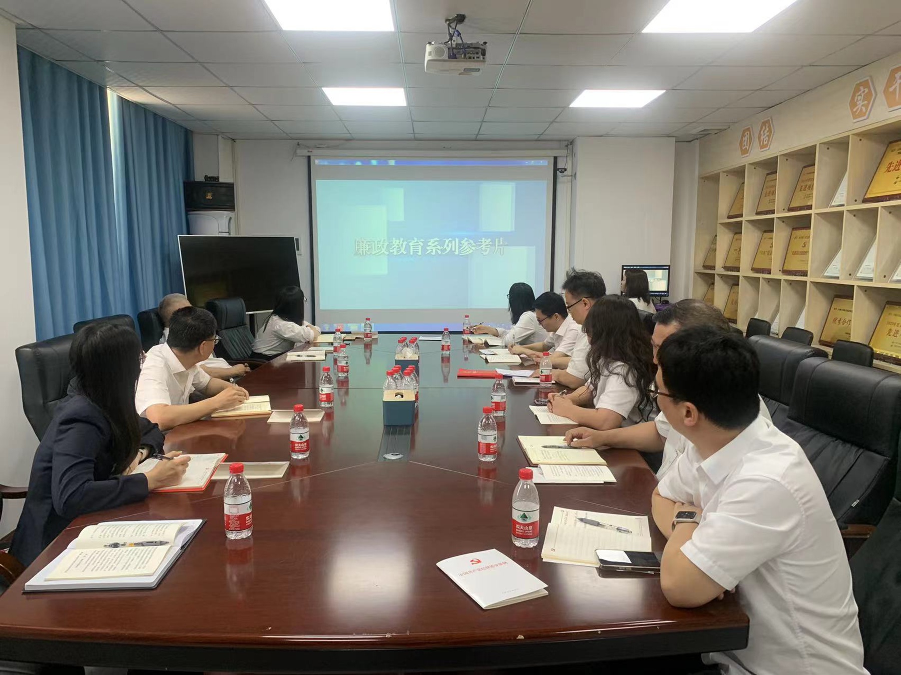 傳承優良家風 培育廉潔作風——二〇二隊黨委機關第一黨支部、第二黨支部聯合開展主題黨日活動3.jpg
