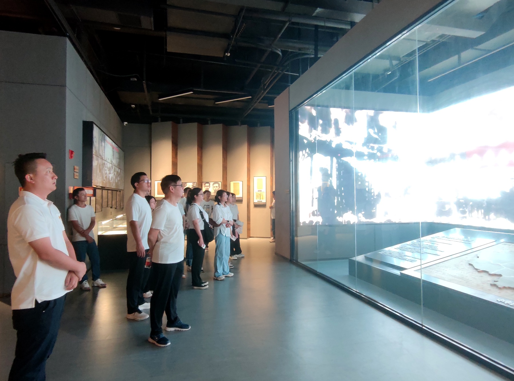 珠海分公司黨支部開展黨建帶團(tuán)建主題黨日活動1.jpg